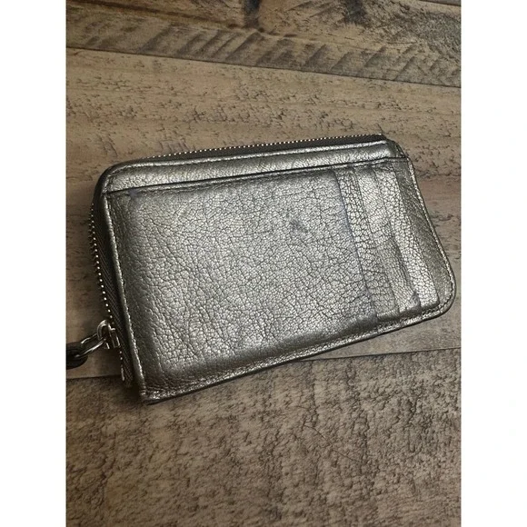 Metallic Key & Card Holder - Picture 6 of 11